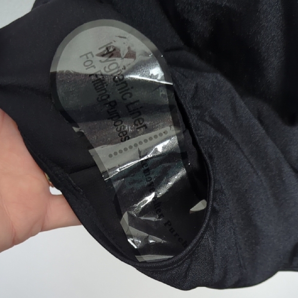 NWOT Nichole Miller Halter Black Ruched One Piece Swimsuit Size Med - Picture 5 of 6